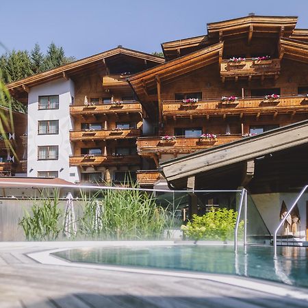 Hotel Die Sonne Saalbach-Hinterglemm Exterior foto